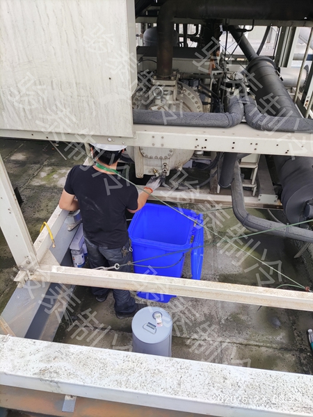 麦克维尔更换冷冻油