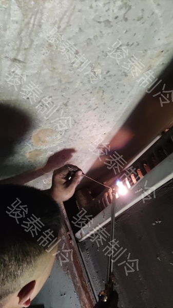 中央空调换热器补漏